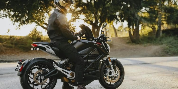 Zero SR 2024: Porque uma moto potente, versátil, com elevada autonomia e estilosa é uma realidade