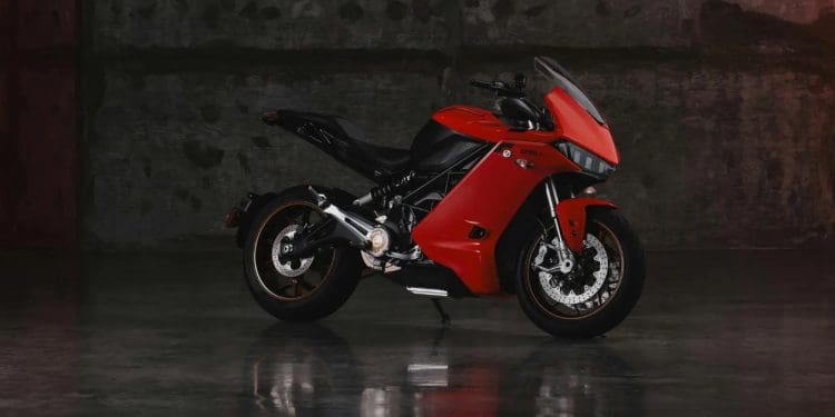 Zero SR/S: Referência em design e desempenho no motociclismo elétrico